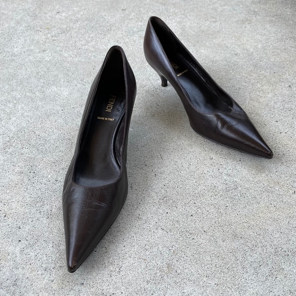 Fendi Dark Brown Leather Kitten Heel Pointed Toe Pumps - Size 35.5 - Picture 2 of 11